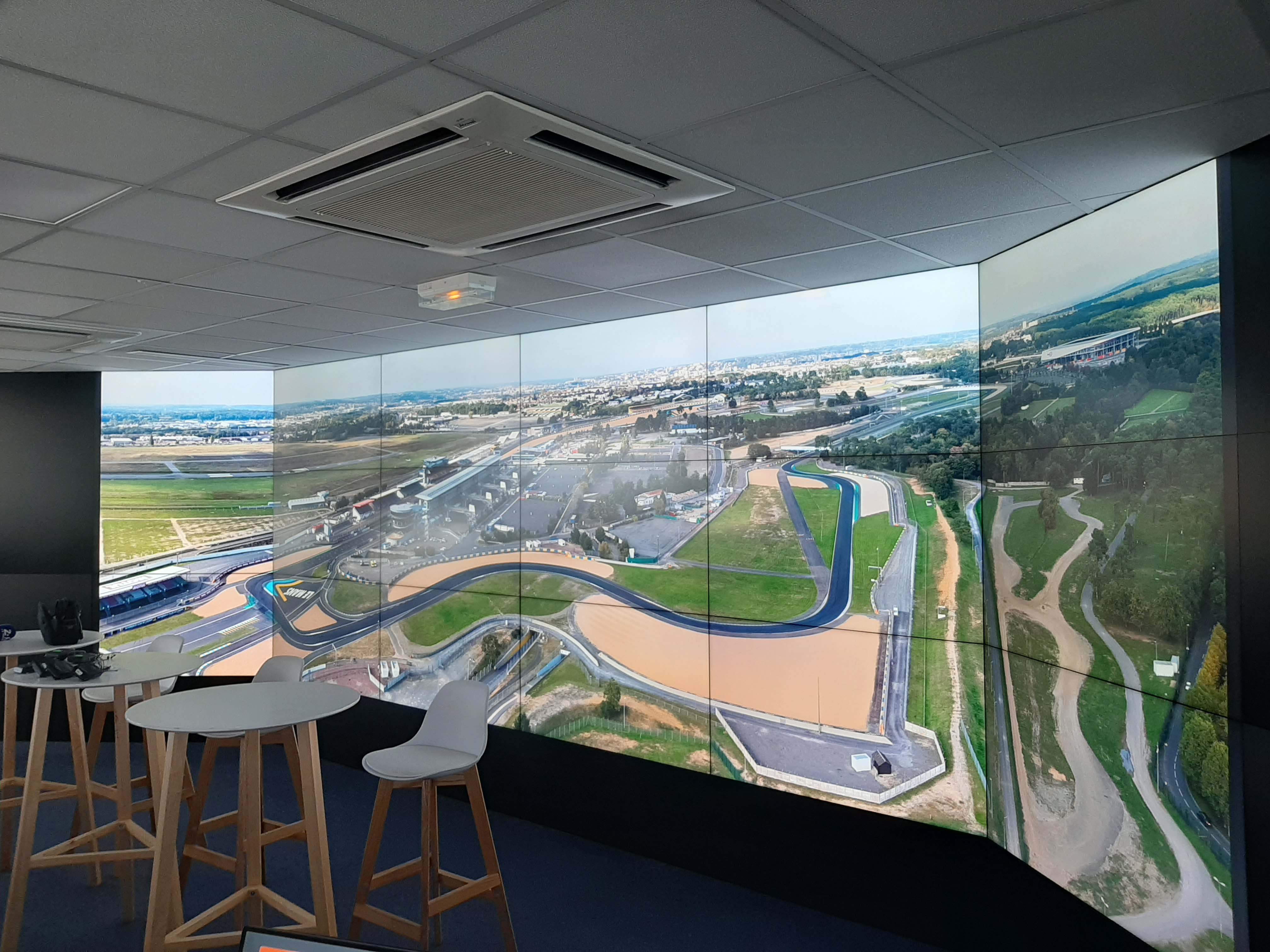 24 x 5 videowall in Le Mans Control Room, France